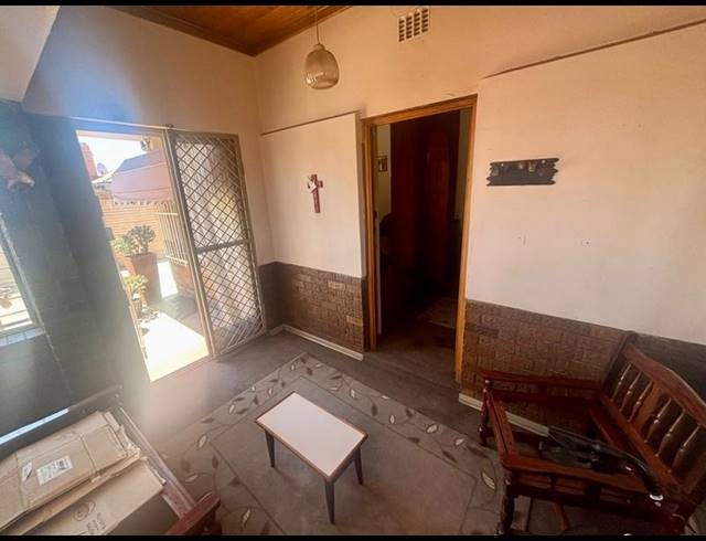 3 BEDROOM HOUSE FOR SALE IN VANDERBIJLPARK CE 2